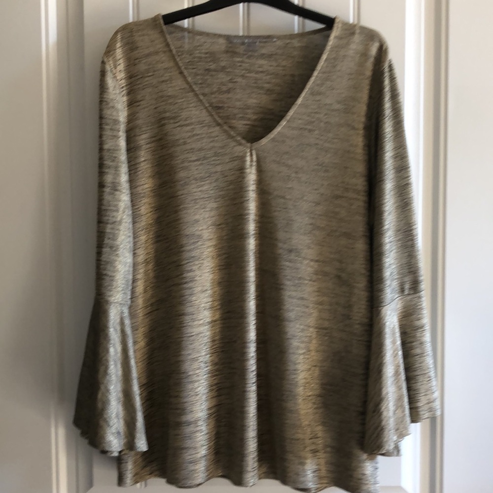 Valerie Steven’s Gold Shimmering Bell-Sleeve Top - Picture 5 of 7